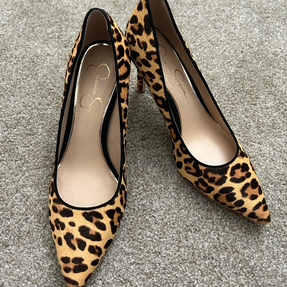Jessica Simpson Cheetah heel. Never worn 7
